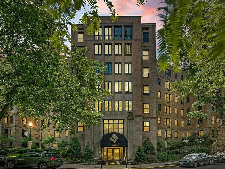 2032 Belmont Rd NW #614 — Photo 1