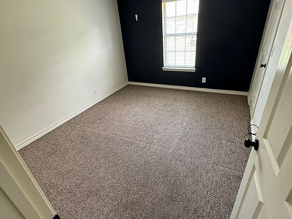 4th image of 470 Kirkland Ln #1