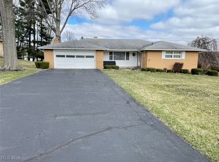 5977 Heather St NW, Canton, OH 44708