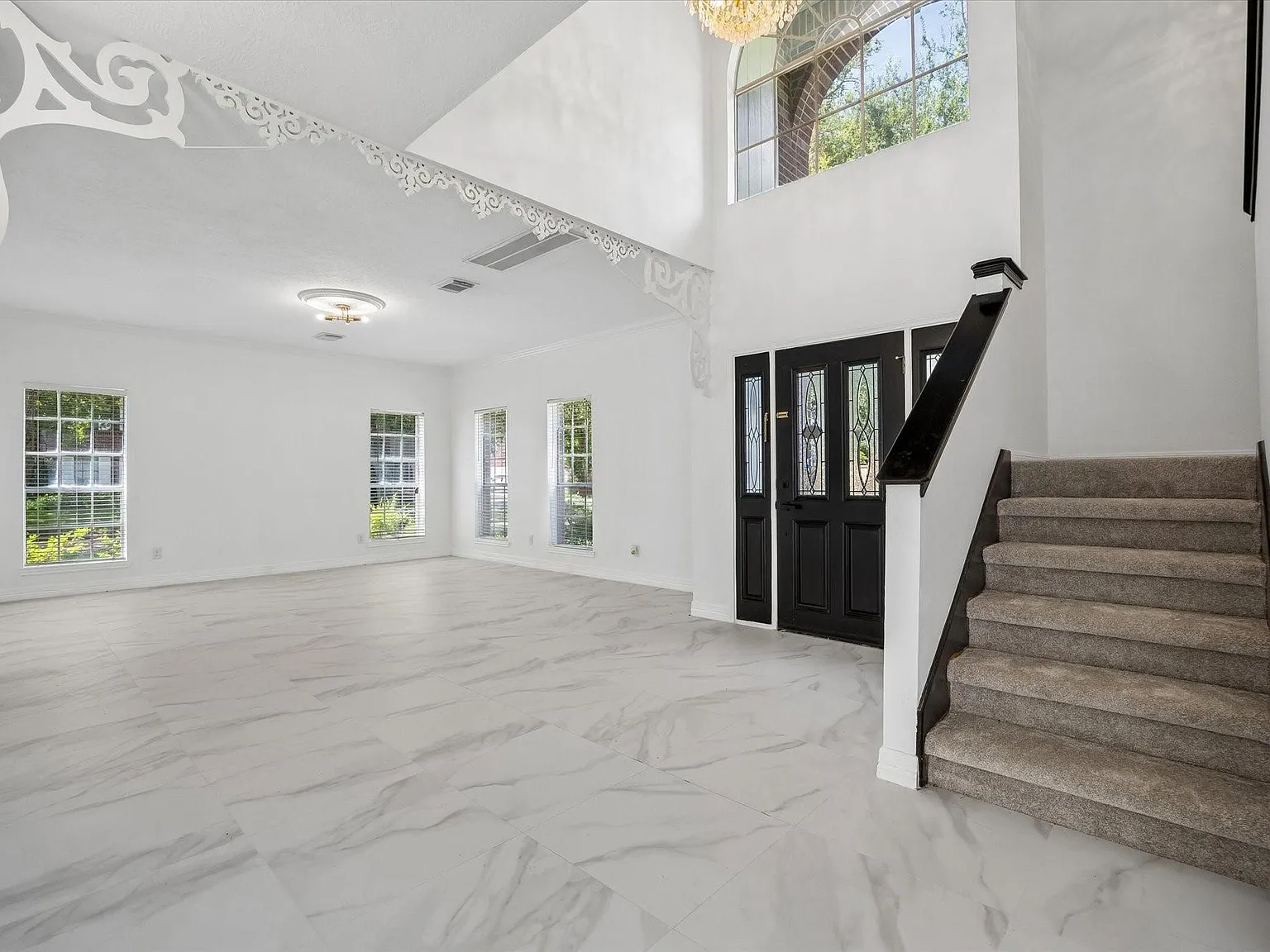 4 bed, 2.5 bath, 2922 sqft, $2,900 — Photo 3