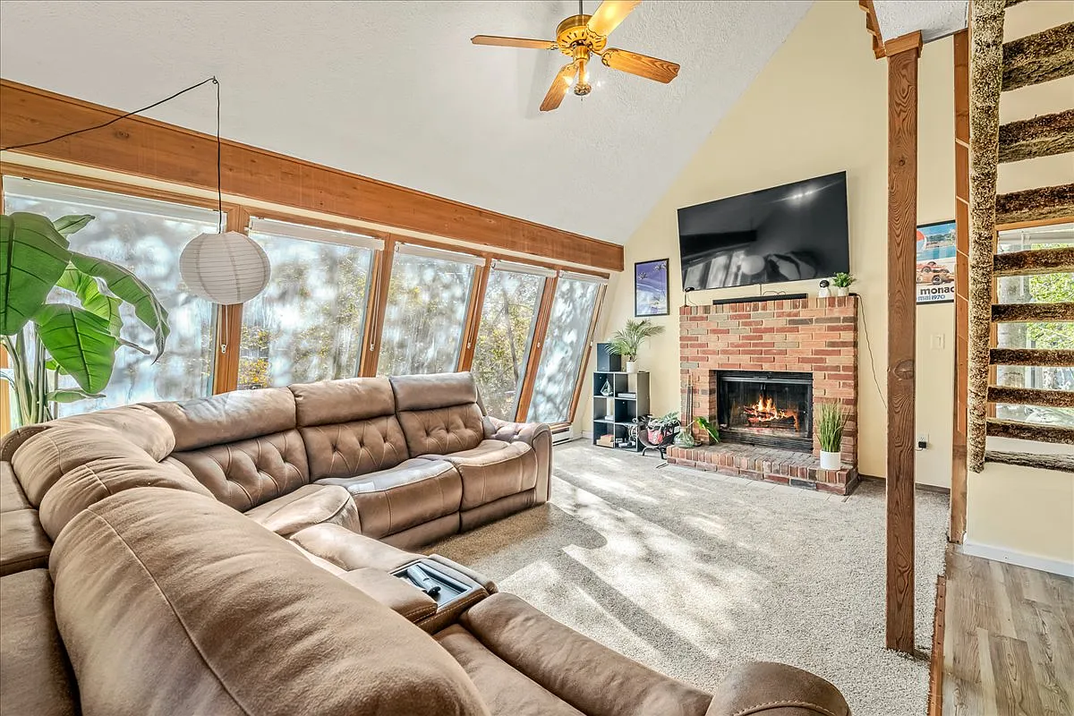Building Photo - 7646 Rainbow Dr