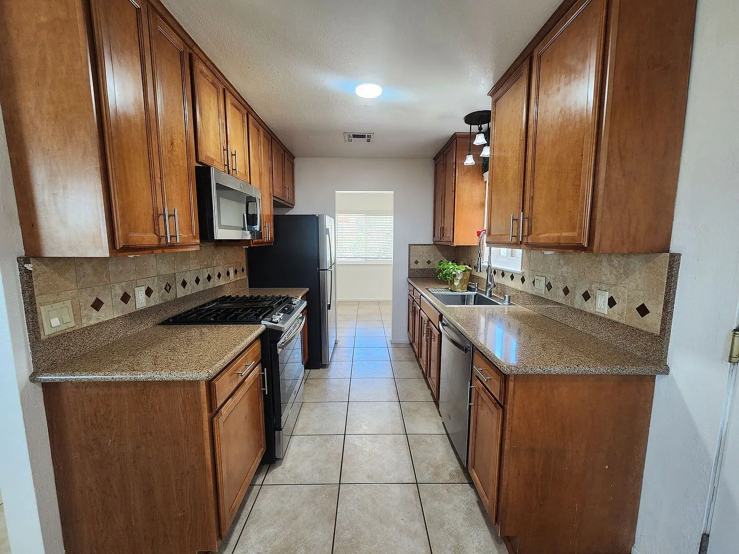 Must See! Spacious 3 Bedroom Home w/ Solar — Photo 4