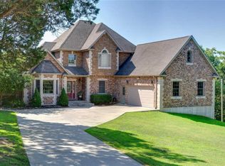 13747 Hilltop Dr, Sainte Genevieve, MO 63670