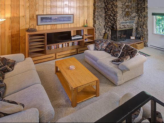 3rd image of 277 Van Anderson Dr #4