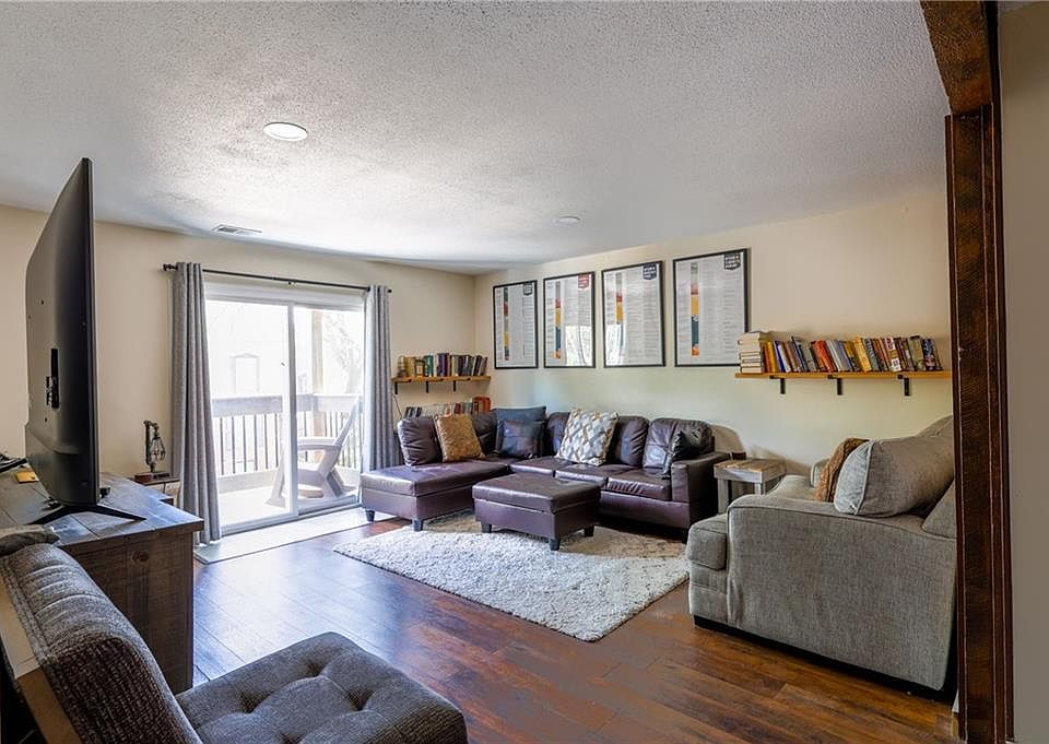 1st image of 4524 Holly St APT 21