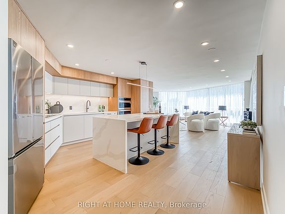 5th image of 85 Skymark Dr #501