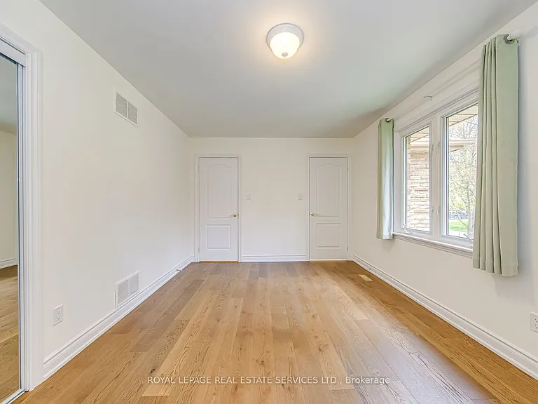 1463 Albion Ave — Photo 33