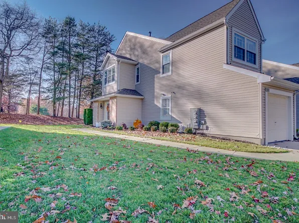 301 Doral Dr, Blackwood, NJ 08012