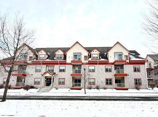 955 Liberty Blvd UNIT 104, Sun Prairie, WI 53590