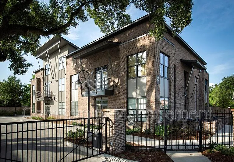 333 E Boyd Dr #22 — Photo 2