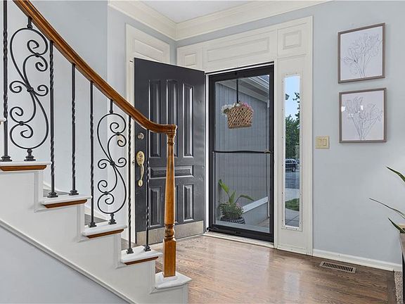 4th image of 8934 W 132nd Pl