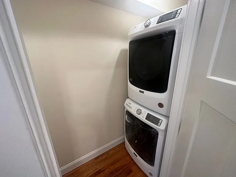 118 Hudson Street — Photo 6