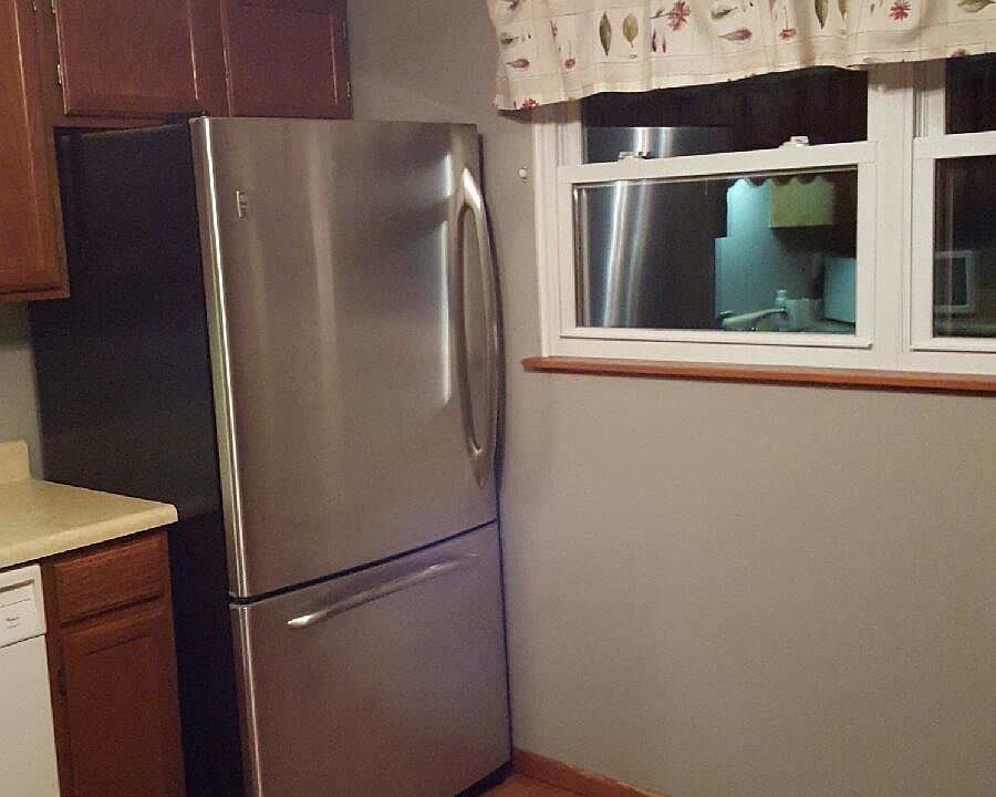 2nd image of 503 Fairlane Ave
