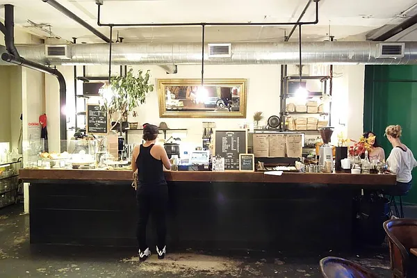 Rented by Loom Group | media 44