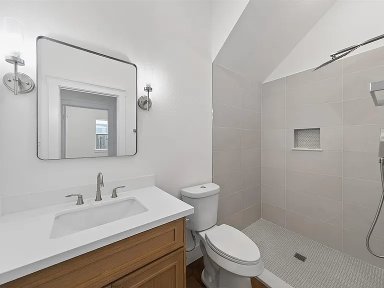 2714 Drew St — Photo 26