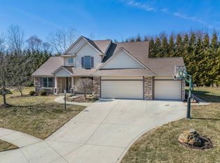2126 Pembroke Pines Ln, Fort Wayne, IN 46814
