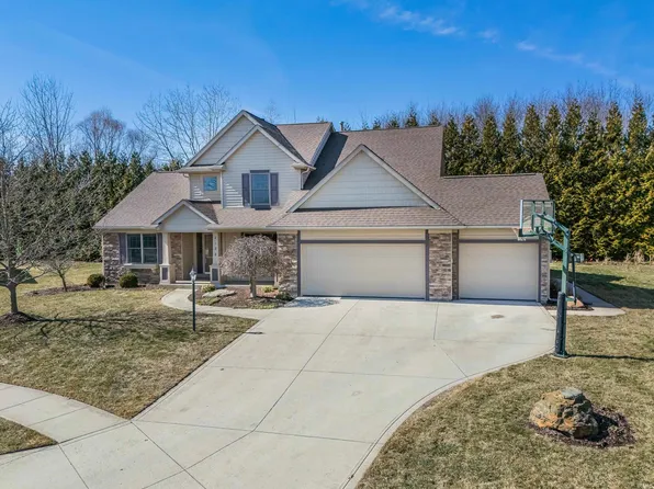 2126 Pembroke Pines Ln, Fort Wayne, IN 46814