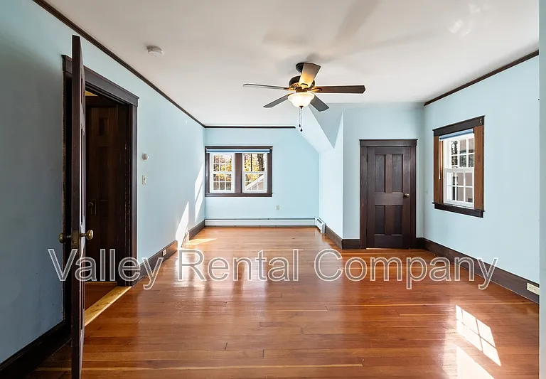 61 Woodlawn Ave — Photo 10