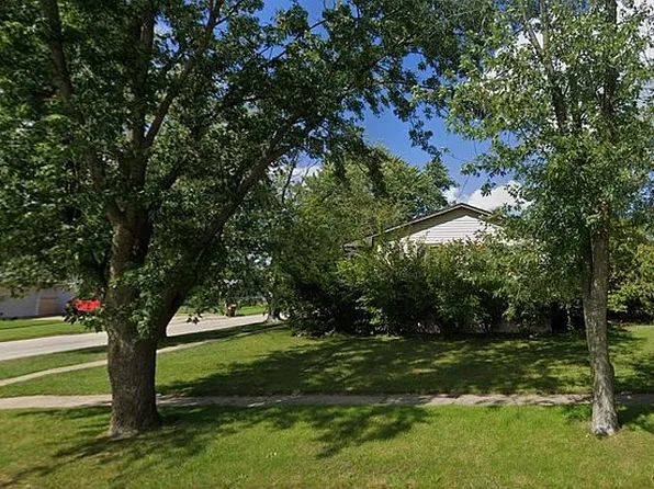2202 Coronet Rd, Loves Park, IL 61111