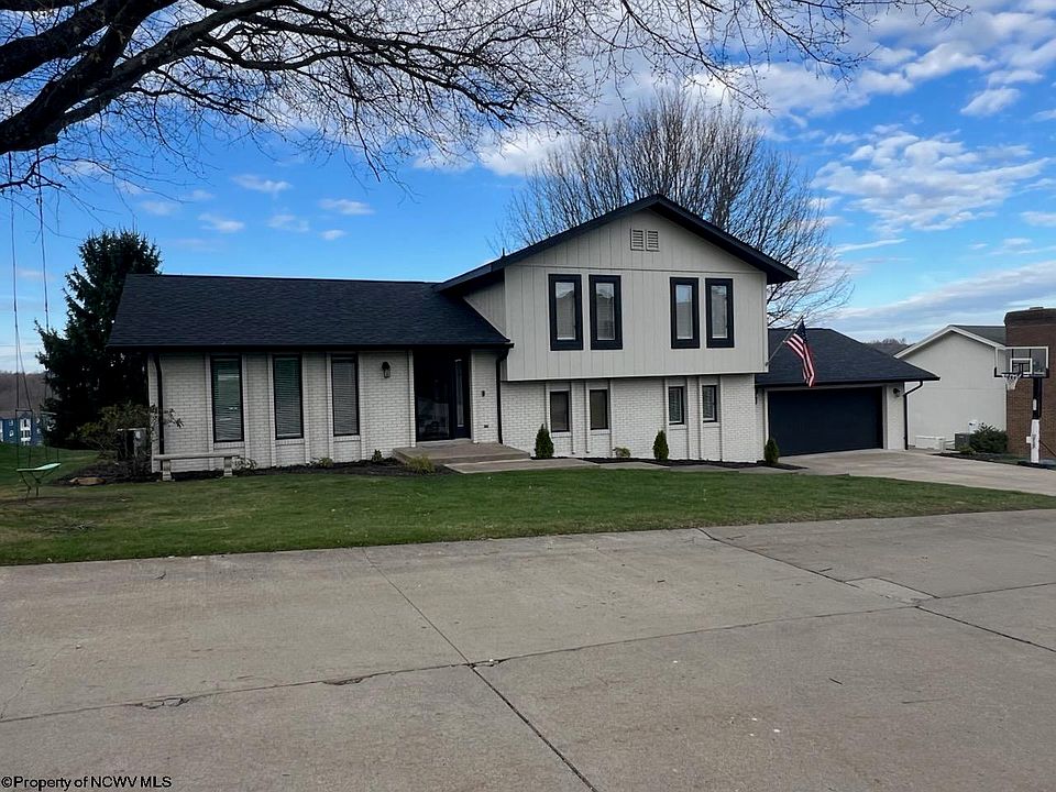 1st image of 12 Cedarwood Dr