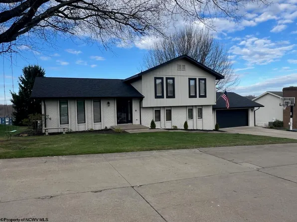 12 Cedarwood Dr, Morgantown, WV 26505