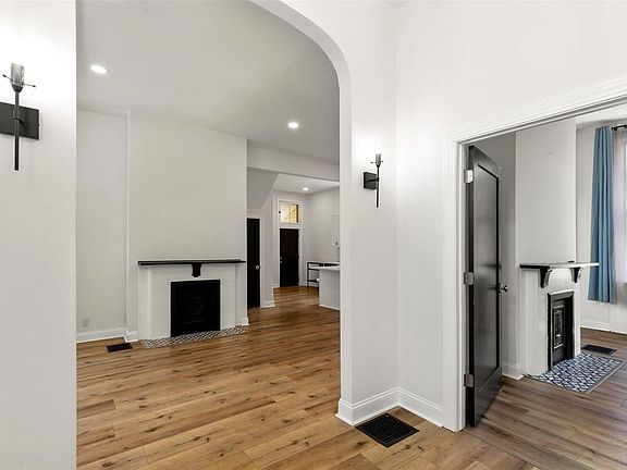5th image of 7012 Pernod Ave