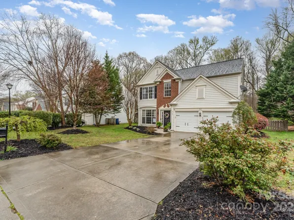 6129 Creekview Ct, Harrisburg, NC 28075