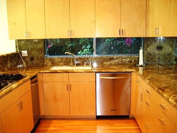 5th image of 11925 Goshen Ave #1