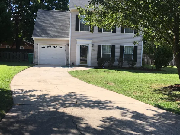 3703 Queenswood Ln, Jamestown, NC 27282