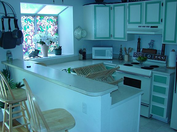 Kitchen with nook