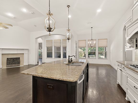 5th image of 11048 Riney Ct