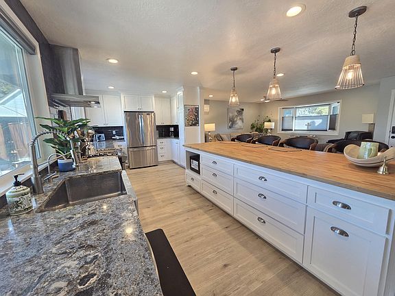 5th image of 6868 Tucker Ln