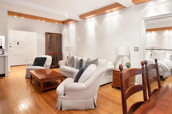 Rented by WAM Partners - William Moses Co. | media 21