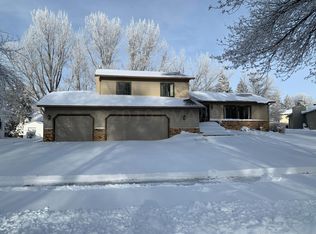 3014 16th Ave S, Moorhead, MN 56560