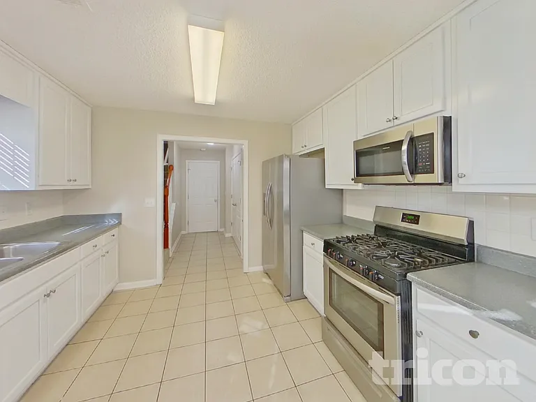 159 Peachtree Glen Dr — Photo 4