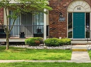 12040 Fifteen Mile Rd #10, Sterling Heights, MI 48312