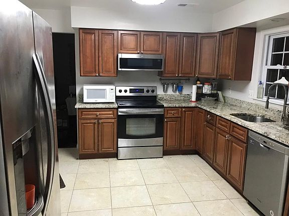 3rd image of 3214 Ravenscraig Ct