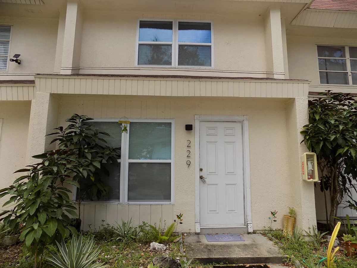 Building Photo - 229 Amherst Ave #19A