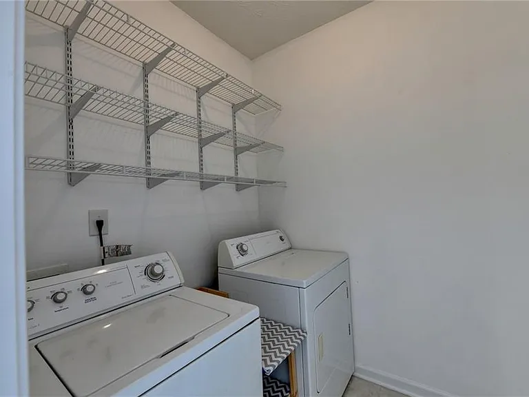 3067 Kentmere Dr — Photo 20