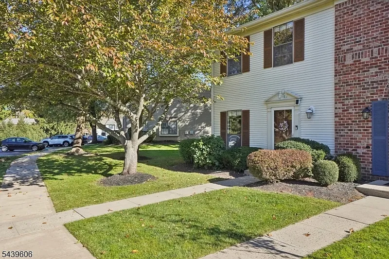 96 Baldwin Ct