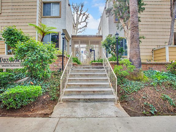 4th image of 18408 Hatteras St Unit 27