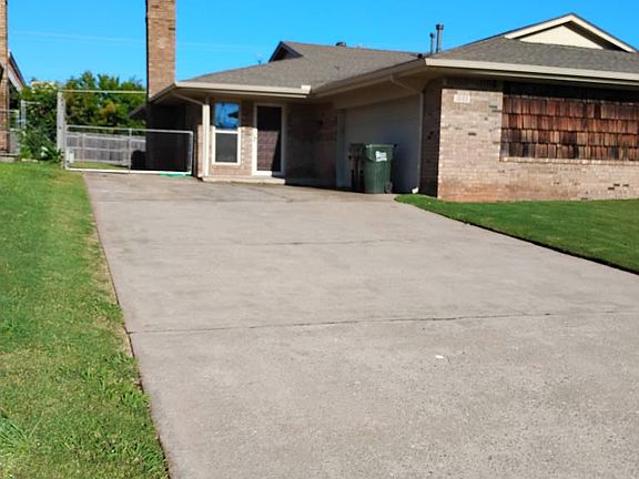 2nd image of 1003 Summerton Pl