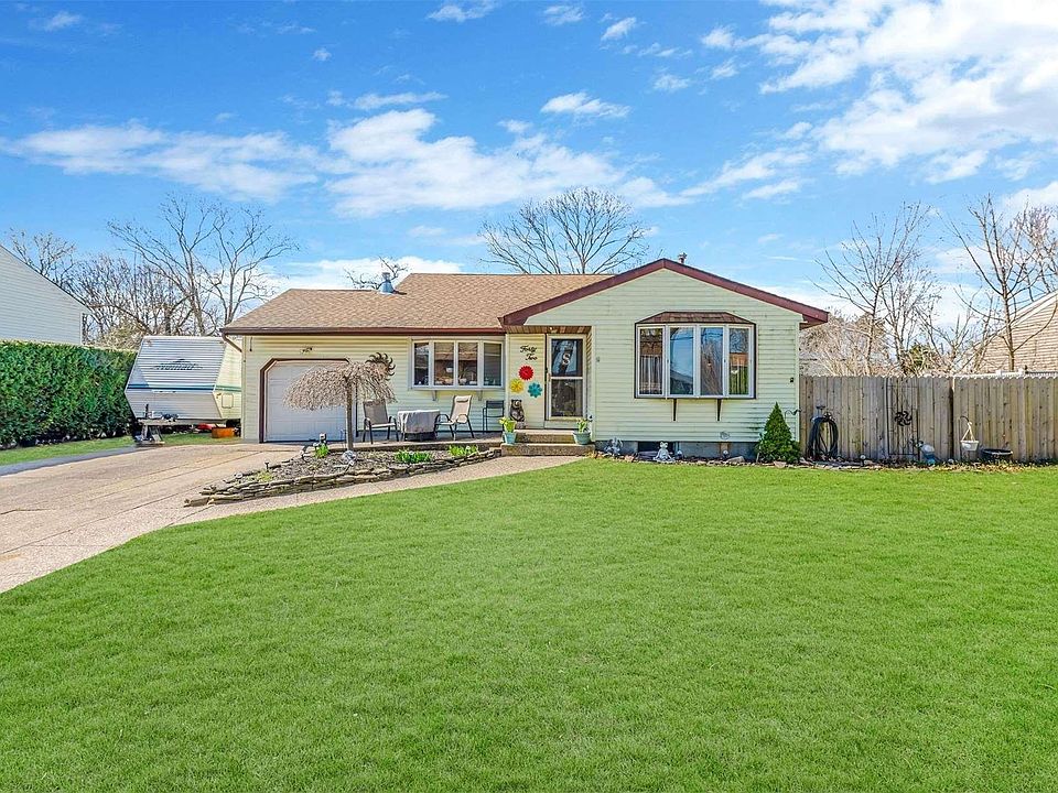 1st image of 42 Mallard Avenue