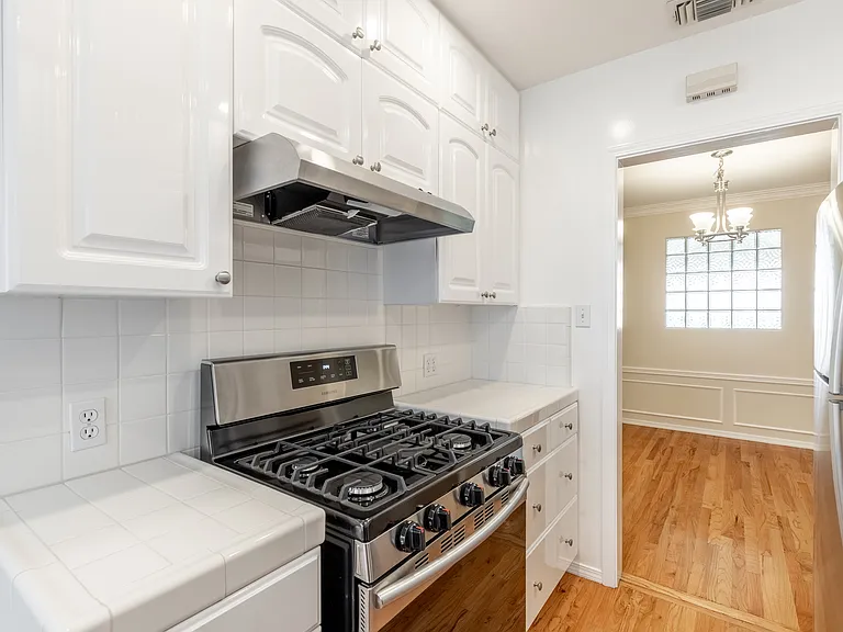 1416 Kelton Ave #1416.5 — Photo 10