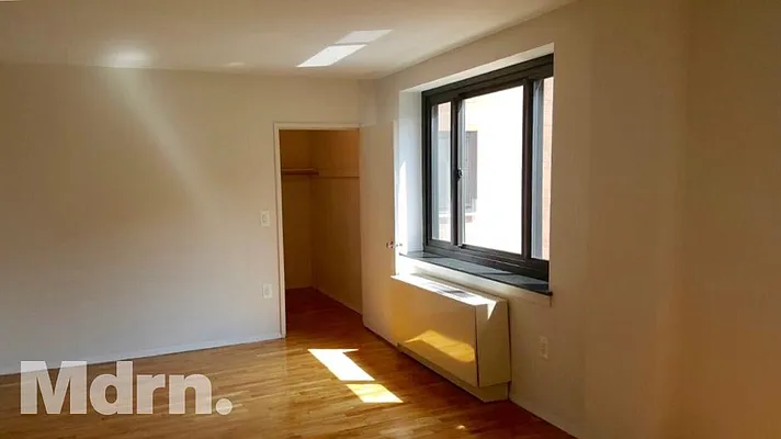 Rented by Mdrn Residential | media 16