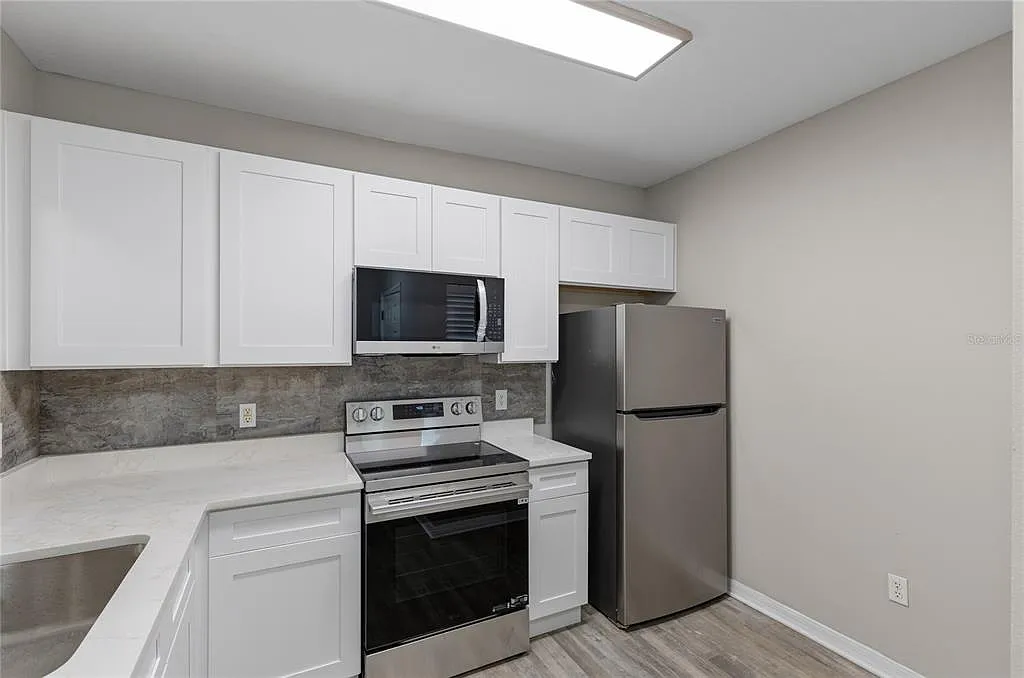 3 bed, 2.0 bath, 1200 sqft, $1,875 — Photo 3