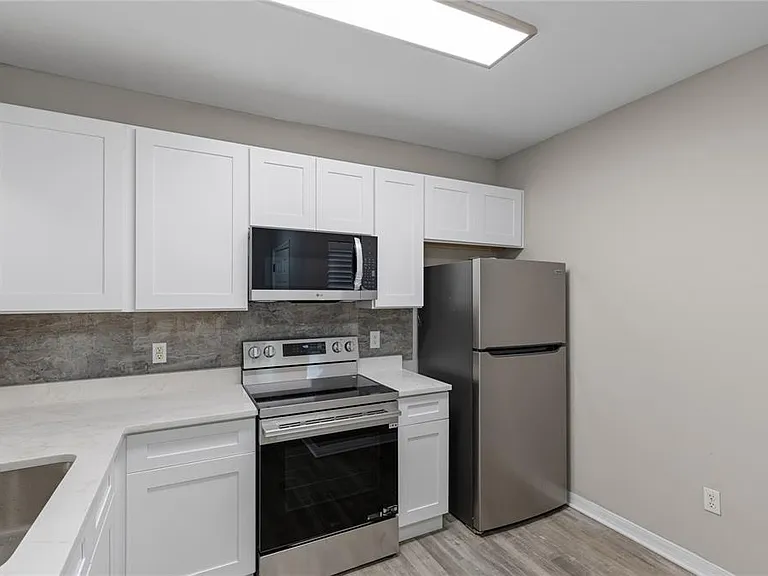 522 Villa Del Sol Cir #201 — Photo 3
