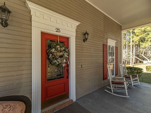 2nd image of 25 Rebecca Ln