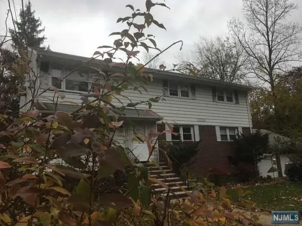 214 Dumont Ave, Dumont, NJ 07628