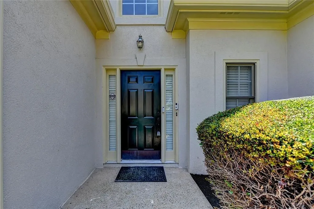 4 bed, 3.0 bath, 2703 sqft, $3,900 — Photo 3